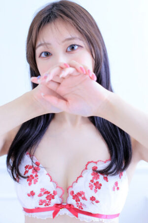 ナナミ